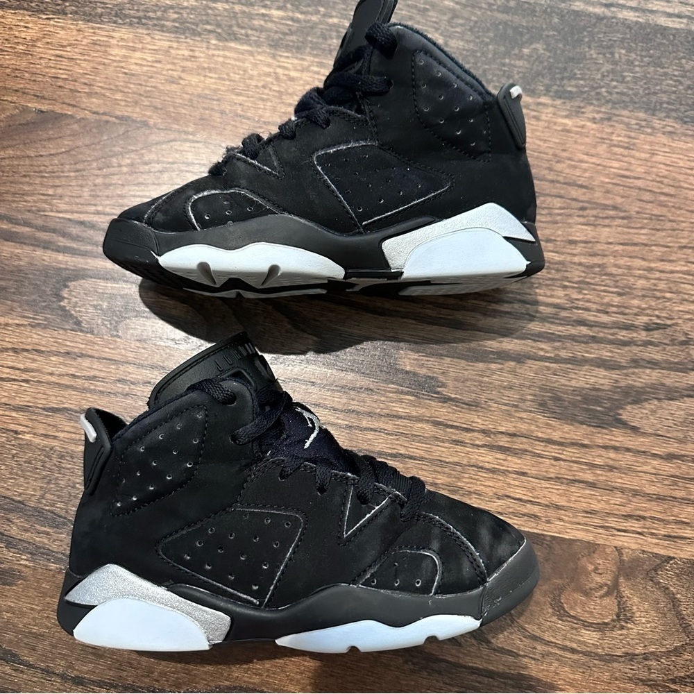 Nike Jordan 6 Retro Mid Chrome Kid’s Size 11C